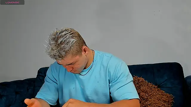 Leonsmoron online show from 12-12-24, 11:18