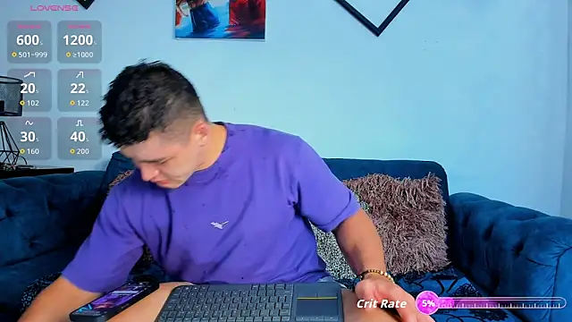 Snapshot of Leonsmoron chatting on 10-09-25, 11:47 Leonsmoron online show from 10-09-25, 11:47