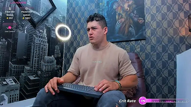 Snapshot of Leonsmoron chatting on 11-14-25, 11:24 Leonsmoron online show from 11-14-25, 11:24