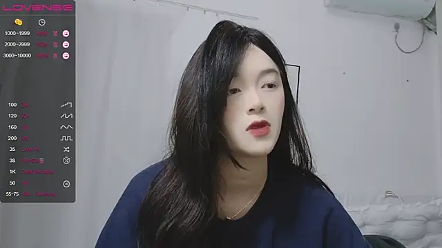 Snapshot of QiuPeiPeimmm chatting on 02-18-25, 02:06 QiuPeiPeimmm online show from 02-18-25, 02:06