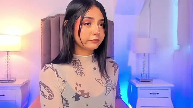 Emma Torres   online show from 12-17-24, 12:11