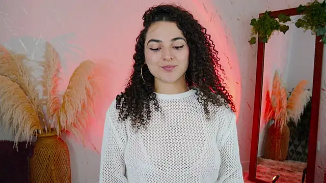 Snapshot of merida_bell18 chatting on 12-16-25, 10:59 merida bell18 online show from 12-16-25, 10:59