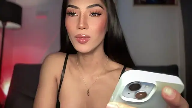 Bella Gordon online show from 11-30-25, 05:00