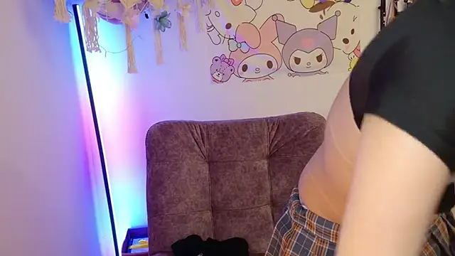 Snapshot of Loving_Ema_1 chatting on 02-24-26, 08:40 Loving Ema 1 online show from 02-24-26, 08:40