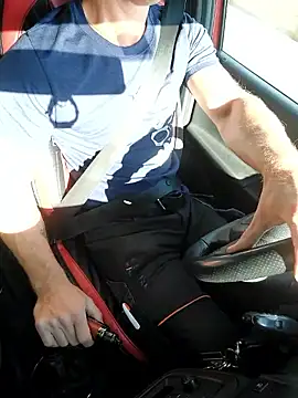 Snapshot of Xcoquinx chatting on 09-10-25, 03:23 Xcoquinx online show from 09-10-25, 03:23