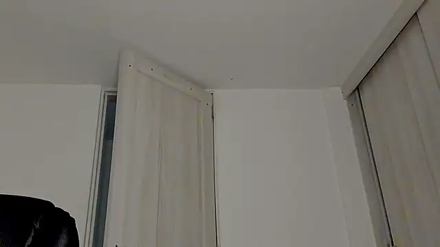 Snapshot of katrhin_66 chatting on 11-26-25, 12:00 katrhin 66 online show from 11-26-25, 12:00