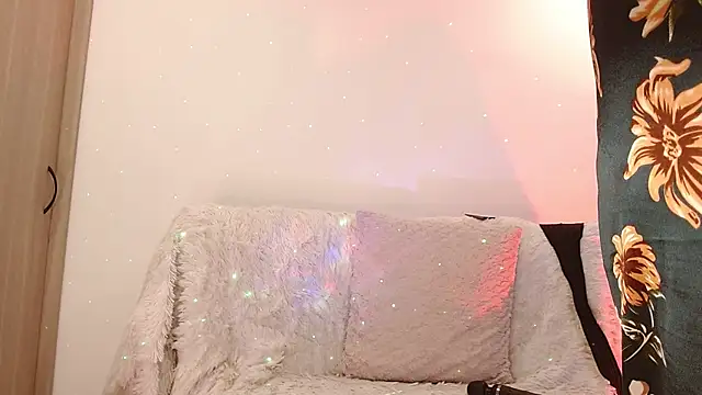 Snapshot of Gin_Zc chatting on 01-18-25, 04:37 Gin Zc online show from 01-18-25, 04:37