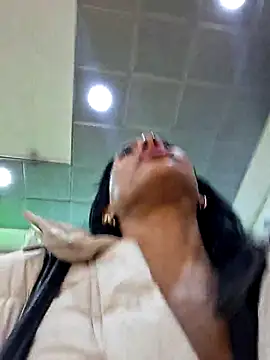 Doll Loren online show from 10-18-25, 02:07