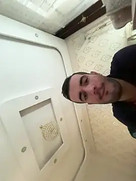 Snapshot of boyygirlls chatting on 10-07-25, 10:34 boyygirlls online show from 10-07-25, 10:34