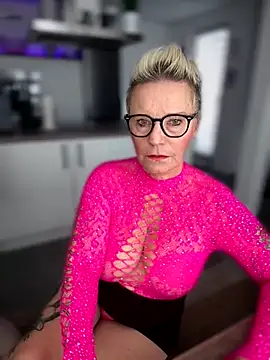 German Milf online show from 10-08-25, 12:58