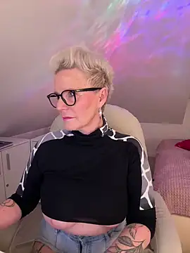 German Milf online show from 04-14-26, 12:33