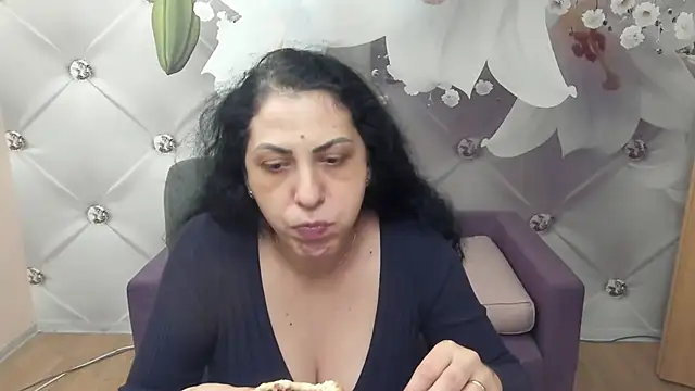 SweetArtemis online show from 11-22-25, 05:56