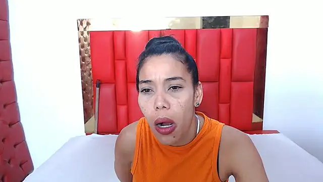 lizeth keilyn online show from 10-31-25, 03:02