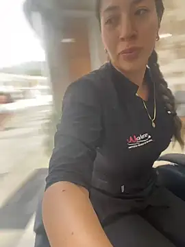 Snapshot of daniela_henao chatting on 03-11-26, 05:41 daniela henao online show from 03-11-26, 05:41