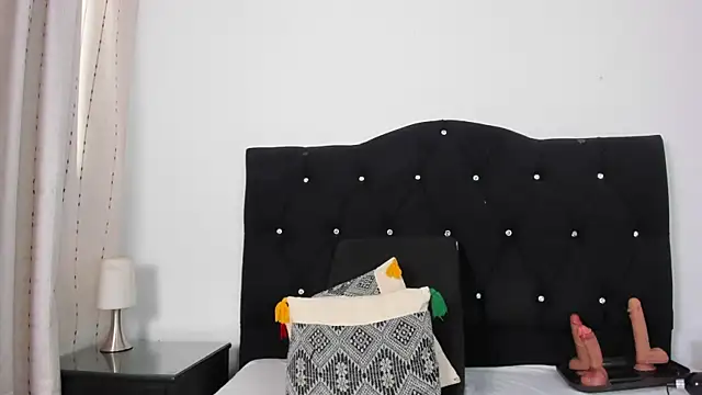 Keira Lennox online show from 11-23-25, 01:00