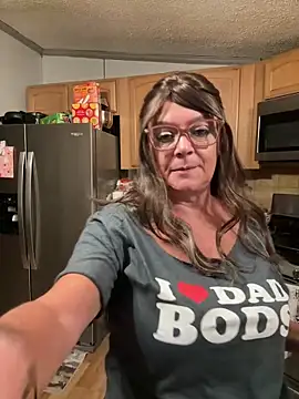 Snapshot of cowgirlc chatting on 09-24-25, 02:26 cowgirlc online show from 09-24-25, 02:26