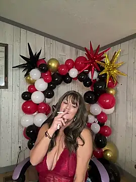 Snapshot of cowgirlc chatting on 11-23-25, 02:22 cowgirlc online show from 11-23-25, 02:22