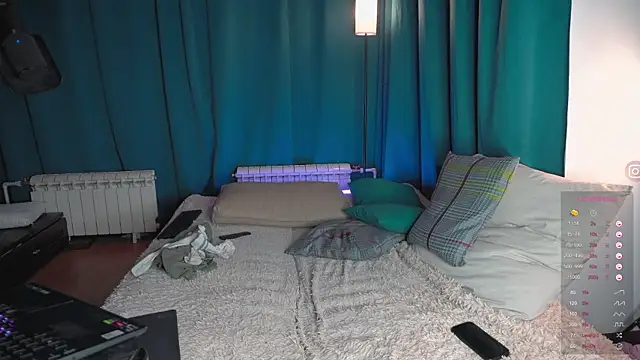 Snapshot of VIktorSecret chatting on 11-22-25, 04:44 VIktorSecret online show from 11-22-25, 04:44