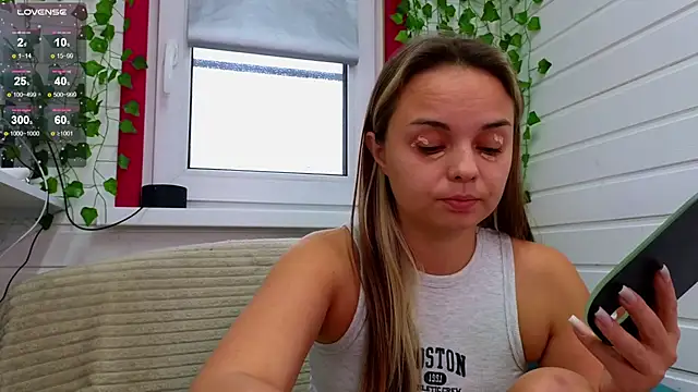 Misss Vikk online show from 10-13-25, 07:52