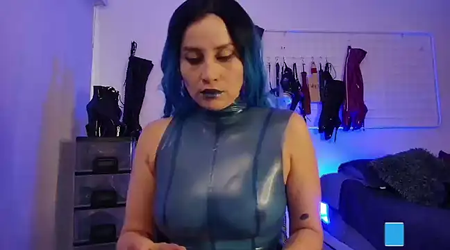 Snapshot of mylatexpleasure chatting on 01-17-25, 07:49 mylatexpleasure online show from 01-17-25, 07:49