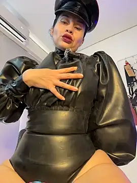 Snapshot of mylatexpleasure chatting on 10-20-25, 07:14 mylatexpleasure online show from 10-20-25, 07:14