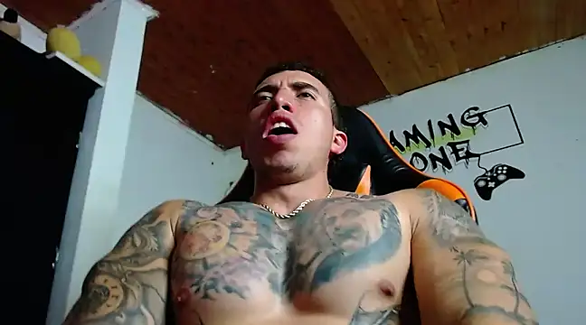 Snapshot of Adam_Hudsond chatting on 12-04-24, 12:47 Adam Hudsond online show from 12-04-24, 12:47