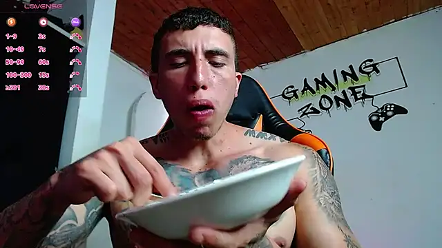 Snapshot of Adam_Hudsond chatting on 12-17-24, 04:11 Adam Hudsond online show from 12-17-24, 04:11