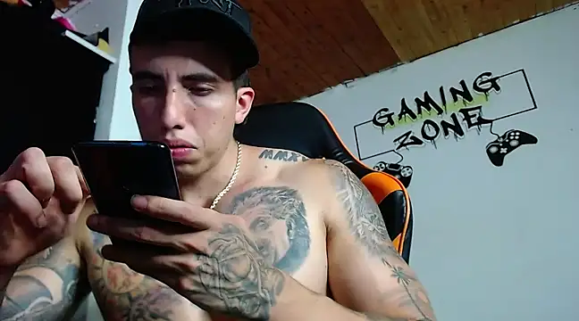 Snapshot of Adam_Hudsond chatting on 12-21-24, 11:45 Adam Hudsond online show from 12-21-24, 11:45