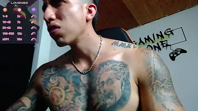 Snapshot of Adam_Hudsond chatting on 01-25-25, 09:25 Adam Hudsond online show from 01-25-25, 09:25