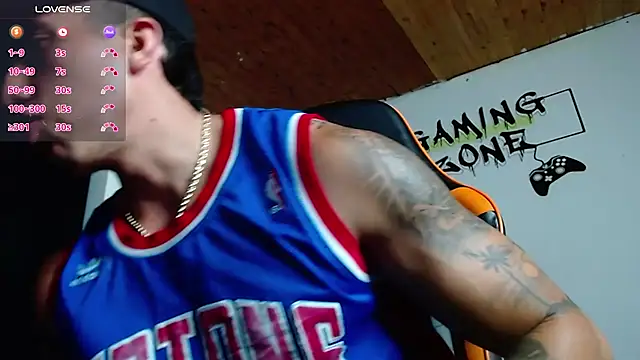 Snapshot of Adam_Hudsond chatting on 02-12-25, 11:09 Adam Hudsond online show from 02-12-25, 11:09