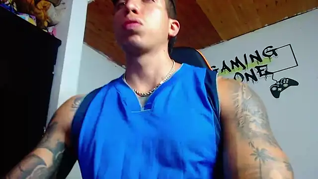 Snapshot of Adam_Hudsond chatting on 03-05-25, 06:45 Adam Hudsond online show from 03-05-25, 06:45