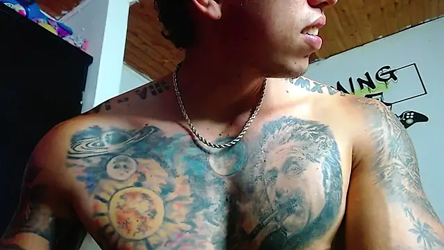 Snapshot of Adam_Hudsond chatting on 03-06-25, 03:02 Adam Hudsond online show from 03-06-25, 03:02