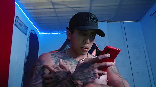 Snapshot of Adam_Hudsond chatting on 03-15-25, 10:44 Adam Hudsond online show from 03-15-25, 10:44