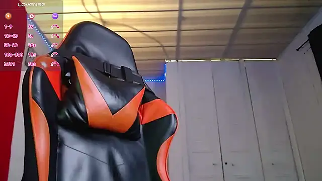 Snapshot of Adam_Hudsond chatting on 03-18-25, 01:42 Adam Hudsond online show from 03-18-25, 01:42