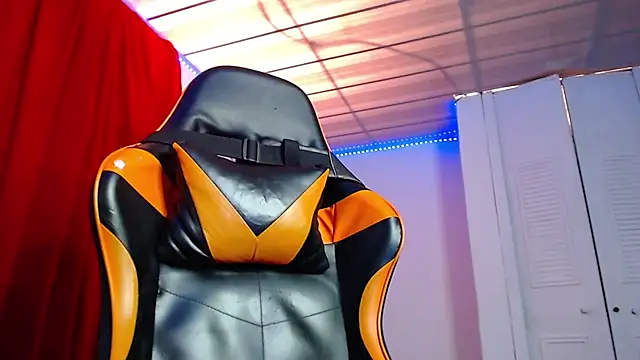 Snapshot of Adam_Hudsond chatting on 03-19-25, 02:46 Adam Hudsond online show from 03-19-25, 02:46