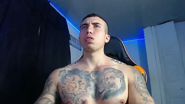 Snapshot of Adam_Hudsond chatting on 09-22-25, 01:18 Adam Hudsond online show from 09-22-25, 01:18