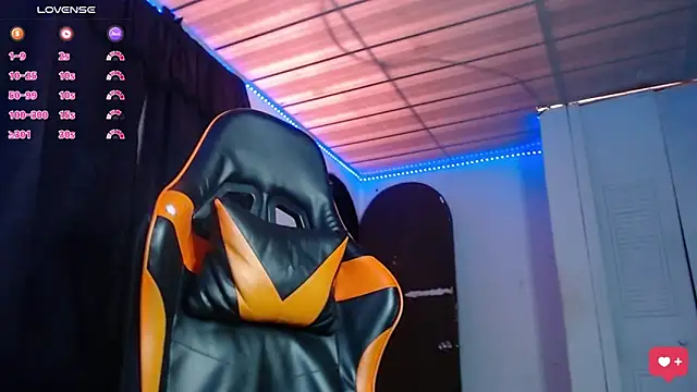 Snapshot of Adam_Hudsond chatting on 09-22-25, 01:24 Adam Hudsond online show from 09-22-25, 01:24