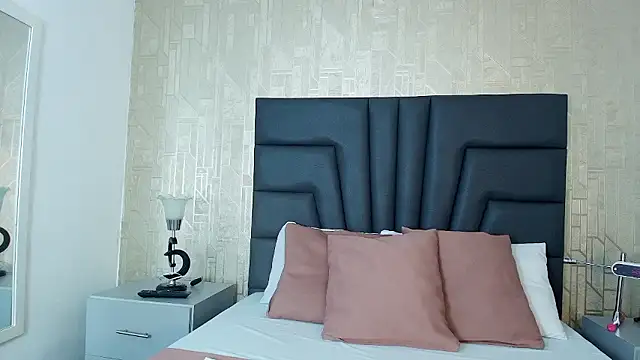 Snapshot of Isabella_Harley chatting on 01-16-26, 01:59 Isabella Harley online show from 01-16-26, 01:59