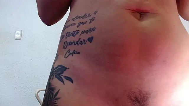 Snapshot of Sweet_baby_hellen chatting on 01-25-25, 09:57 Sweet baby hellen online show from 01-25-25, 09:57