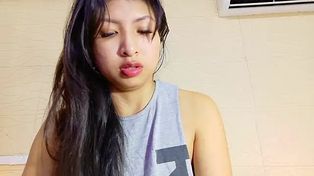 Snapshot of Sweet_baby_hellen chatting on 03-08-25, 03:50 Sweet baby hellen online show from 03-08-25, 03:50