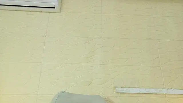 Snapshot of Sweet_baby_hellen chatting on 09-23-25, 04:26 Sweet baby hellen online show from 09-23-25, 04:26