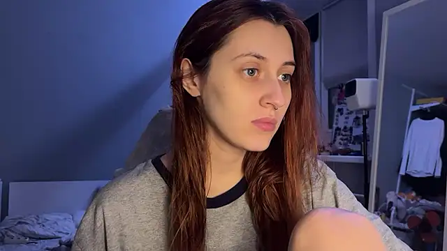 Uniarten online show from 11-22-25, 06:07