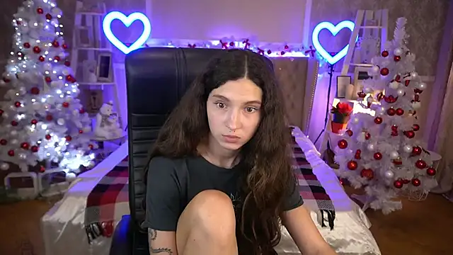 BabyFlowerr online show from 12-17-24, 02:01