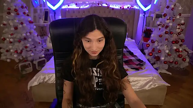 BabyFlowerr online show from 12-18-24, 08:03