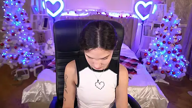 BabyFlowerr online show from 01-02-25, 04:20
