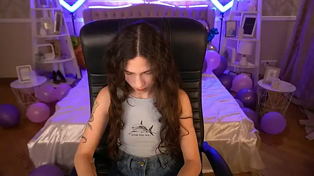 BabyFlowerr online show from 01-20-25, 08:07