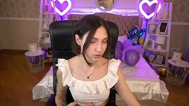 BabyFlowerr online show from 01-27-25, 04:41