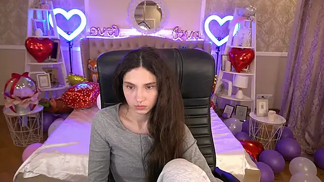 BabyFlowerr online show from 02-20-25, 05:01