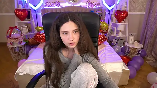 BabyFlowerr online show from 02-21-25, 07:43