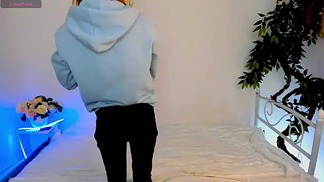 Snapshot of Bell_a_mi_ chatting on 03-07-26, 12:02 Bell a mi online show from 03-07-26, 12:02